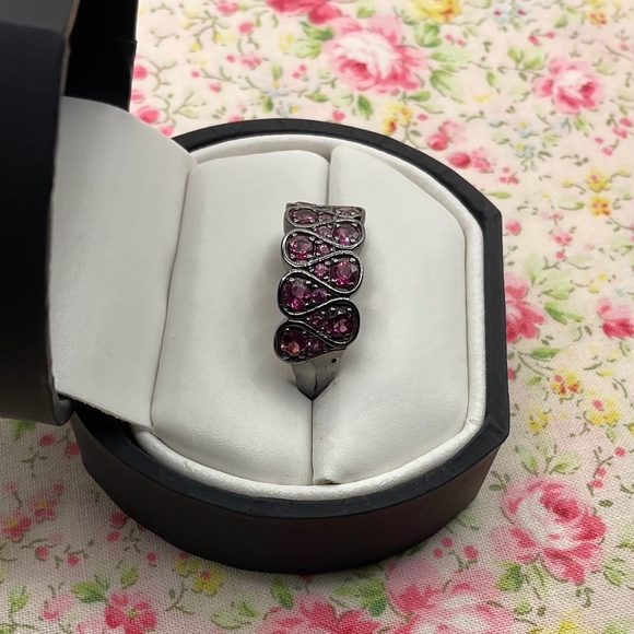 Raspberry Rhodolite Ring in 925 Sterling Silver with Black Rhodium - Picture 4 of 9